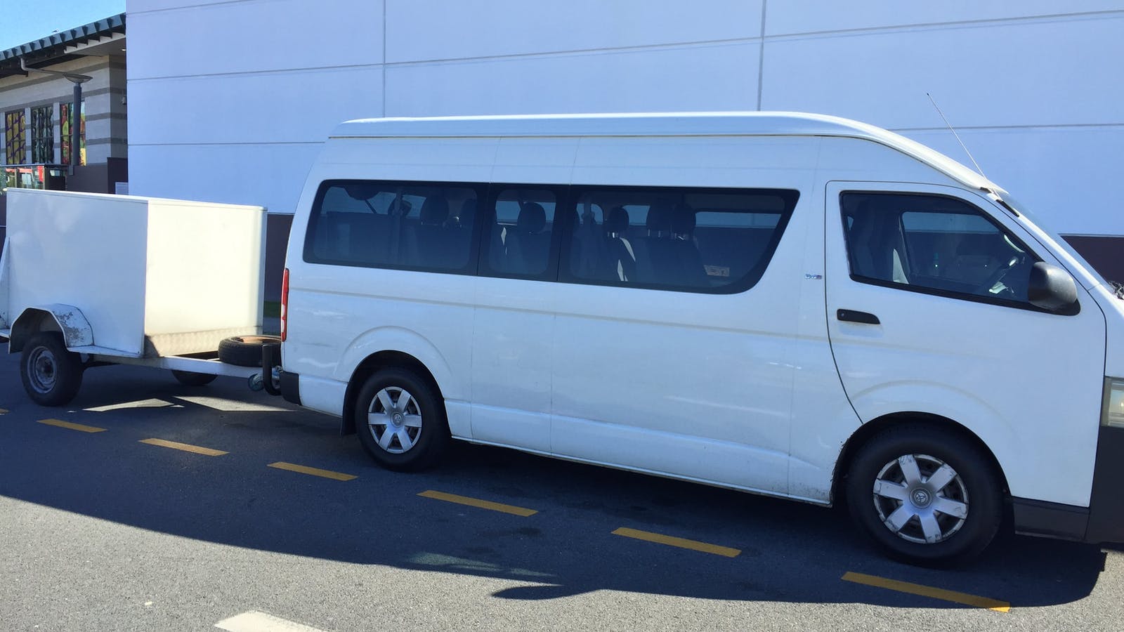 Reasons To Pre-Book Transfers Services For A Family Tour To Gold Coast